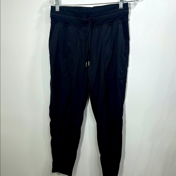 Lululemon Dance Studio Crop Pants Black size 6 - Picture 1 of 11
